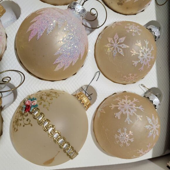 Glass Christmas Ornaments VINTAGE Lot 24 pcs boxed Rauch Ind. Frosted Kitschy - Picture 3 of 12
